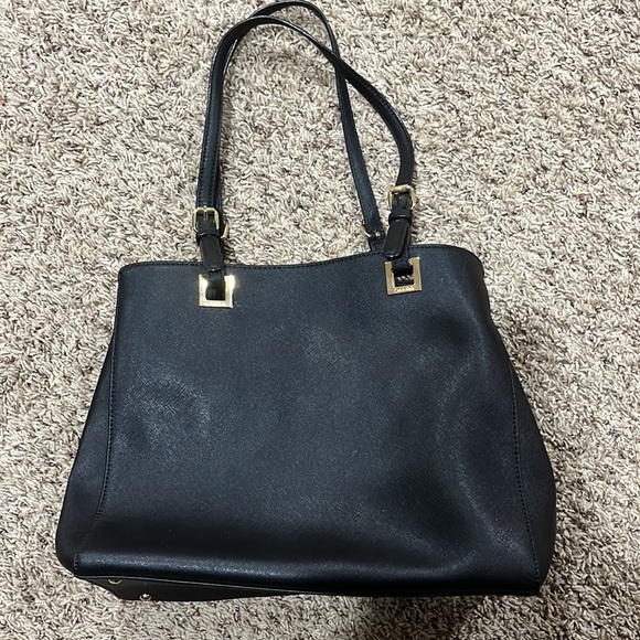 Calvin Klein - Picture 3 of 4